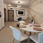 Livia Appartement *